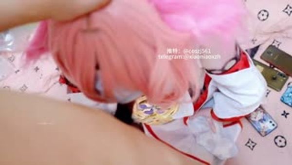 天花板级粉嫩白虎小穴被大肉棒操到合不拢，白嫩美乳唯美刺激