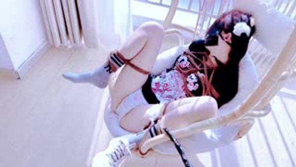 绑强调教小萝莉，精神与肉体双重控制 重点部位滴蜡高温刺激