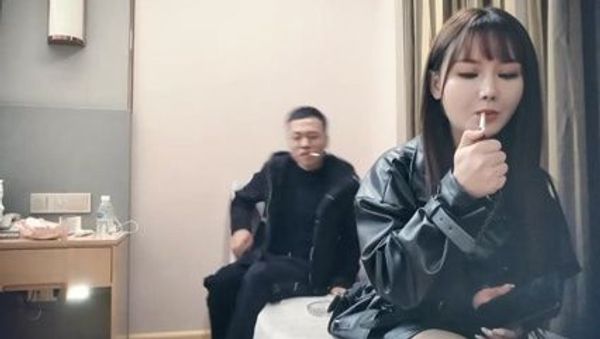 极品颜值，罕见美乳，近景掰穴口交，高冷小姐姐被撩拨得欲火焚身