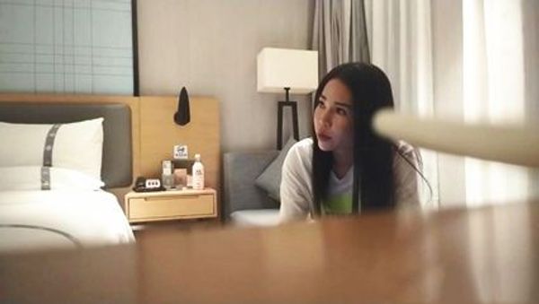 2800网约外围大圈女神，杏眼含情狐媚妖娆，娇喘阵阵销魂让人飘飘欲仙