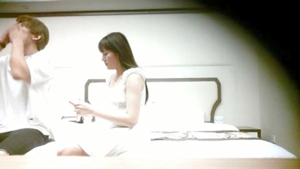 甜美系外围极品美女迫不及待撩起裙子摸穿上连体网袜猛怼骚逼