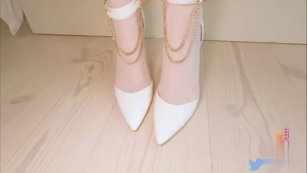 堕落日记2：穿婚纱的新娘达到高潮yuzukitty