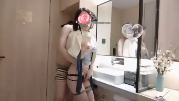 小少妇果儿气剧情新作-制服女秘书的呻吟吟为了让老板满意主动骑乘卫生间操操到床上