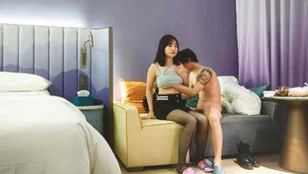 只要能操到清纯系外围小姐姐 花点钱都是无所谓的！！