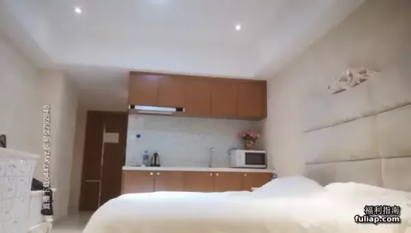 网约大长腿气质美女 豹纹丝袜坐身上揉奶   多种姿势换着操