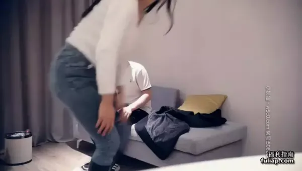 顶级蜜桃美臀高端外围美女，腰细胸大