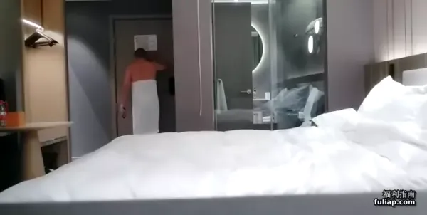 中年大叔网约兼职学生妹 短裙小骚货情趣装