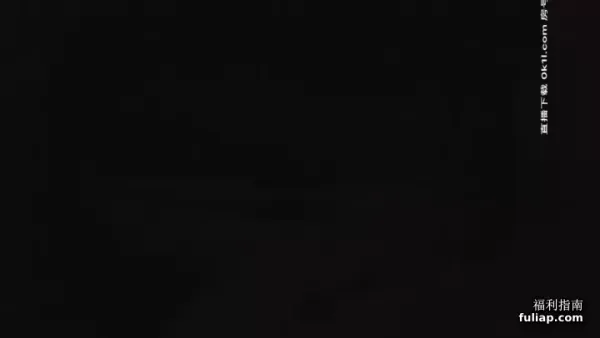 肌肉猛男约网聊良家健身小少妇开房啪啪 自带开档黑丝 吸吮大屌一脸享受中指扣穴水声哗哗 骑在身上整根插入打桩