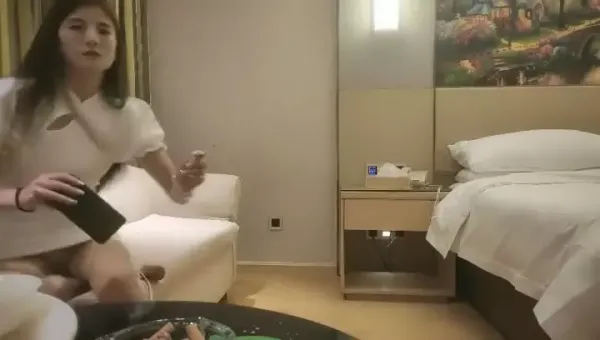 小马寻花返场极品抽搐妹，女神背着男友兼职，大长腿高颜值，高潮迭起