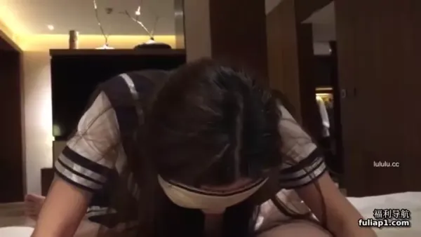 番号xh050学妹水手服网袜