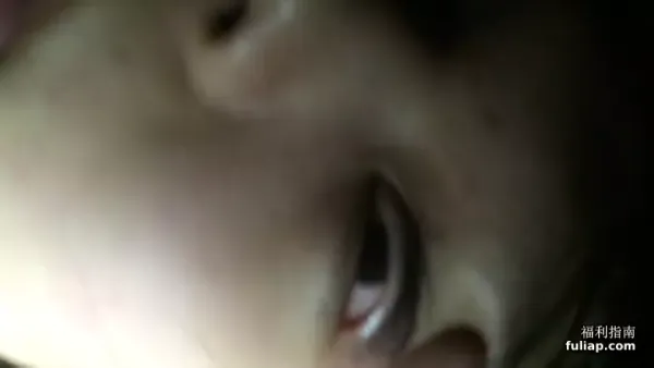 经典MJ推荐广东某电子厂上班的93年妹子李馨死猪般躺床上被男友迷玩翻眼流出