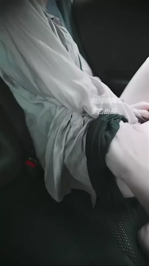 御姐小江疏影多乙乙一撮性感阴毛舔舐美穴有点上头，郊外外车震