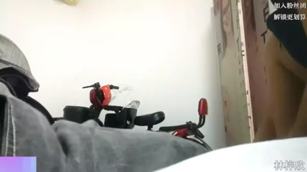 正规勾搭按摩店少妇，享受打飞机全过程，真实勾引