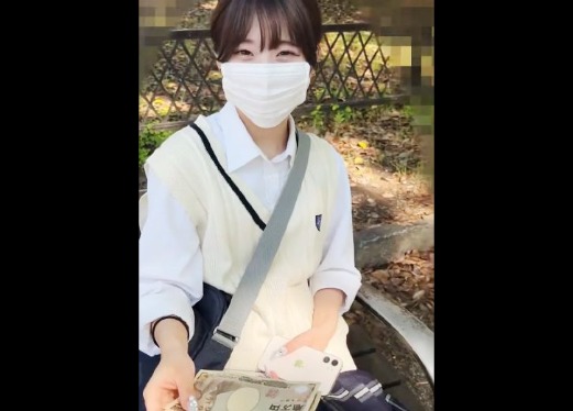 公园僻静处 偶遇JK少女付费索取精液，这好事是我能遇到的吗 ? 还不快去公厕处理性欲