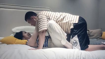 七天探花 约啪3500极品高端外围，颜值身材完美床上风骚荡漾 渴望被我用鸡巴插入骚逼到高潮呻吟 劲爆必看