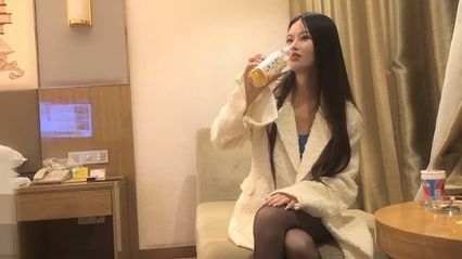 文轩探花 约啪兔女郎 高端外围小姐姐，黑丝高跟诱惑 沙发调情啪啪 口交技术了得 用坚挺的鸡巴爆操抽插骚逼