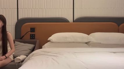 杏吧探花 约啪极品蛮头逼美女，我只拍下面 绝不会拍你脸，用大鸡巴插入水嫩蛮头逼 猛到妹子都高潮坚持不住了