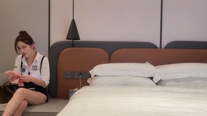 杏吧探花 极品御姐范美女，超高颜值配上顶级服务态度 各姿势轮番抽插都挺配合 可惜就是胸小了点