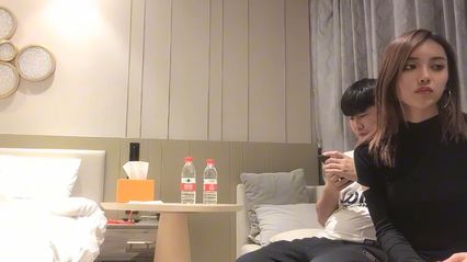 小宝探花 约啪极品高颜值脸臭御姐美女， 沙发上舌吻调情 床上细心深喉口交 直挺坚挺鸡巴后入抽插猛烈撞击