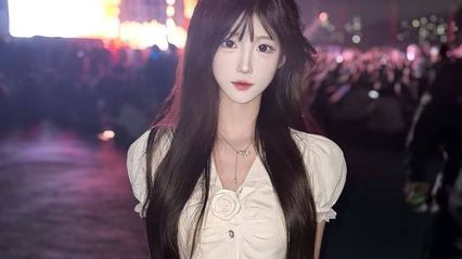 河北美院清纯反差婊学姐 李宇倬 天天在学校勾引学长 在房间激情性爱 被狠狠后入抽插骚逼 高潮潮吹喷水瞬间实录外流