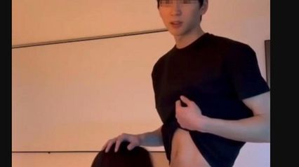 大学生情侣自拍流出 反差婊巨乳学姐和体育生男友的激情性爱 丝袜足交 深喉口交吃鸡说好甜 情侣私拍外流泄密