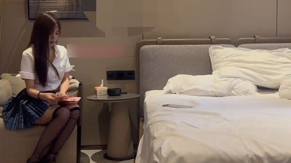 杏吧探花 约啪1米7的东北美女，非常配合服务良好 各种姿势都能配合插入 狠狠抽插十分钟就缴械了 实在舒畅