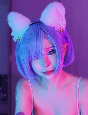 台湾巨乳福利姬 婉婉儿 cosplay 雷姆 趴在身上抚摸调情 深喉口交舔舐鸡巴 上位骑乘插入榨精后中出内射