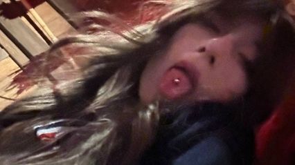 上海反差婊萌系美女 胡丽丽 私下极度反差炸裂 跪舔口交 在落地窗被后入抽插高潮浪叫 私拍流出