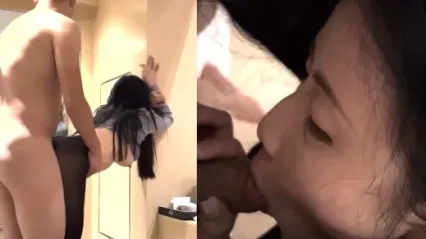 约到超淫荡的骚货母狗美女，巨乳配上性感黑丝大长腿 直接在镜前后入抽插骚逼后帮我深喉吞吐口交鸡巴 画面实在养眼