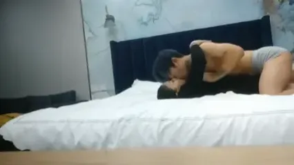 利哥探花 约啪豹纹内衣极品骚货御姐，镜头前吸吮深喉口交大鸡巴 翘起美臀被激烈抽插骚逼