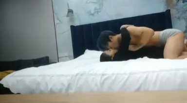 利哥探花 约啪豹纹内衣极品骚货御姐，镜头前吸吮深喉口交大鸡巴 翘起美臀被激烈抽插骚逼