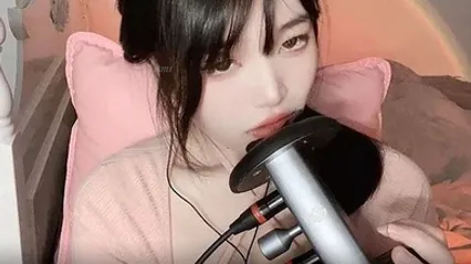 ASMR网红欲萝表情魅惑小嘴舔耳哄你入睡 全集