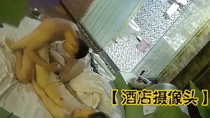 酒店摄像头精品绿叶房偷拍模特身材美女和男友道具助兴六九互舔狂插逼逼妹子大声尖叫 全集