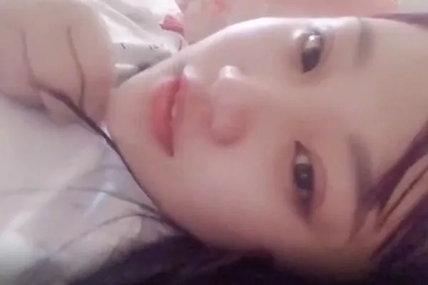 度云泄密二次元巨乳小萌妹胸部很大洗完澡拿着奶子吃肉棒插骚穴白浆流了流 全集