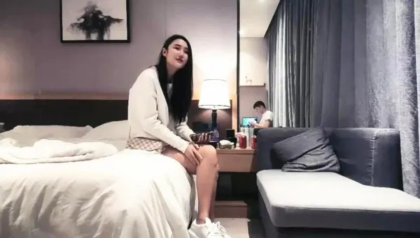 草莓修车—深夜场再来一场大长腿短裤妹子mp
