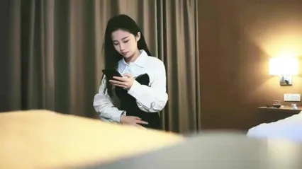 草莓修车—深夜场长相清纯极品黑色长裙妹子