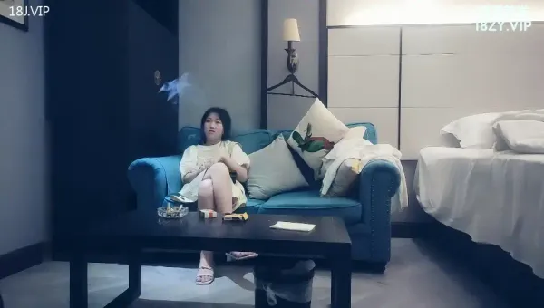 零零后嫩妹出来混，操的瘫软半天