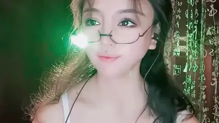 Glasses-wearing internet-famous dance beauty mature sister! Black stockings hip-hugging skirt striptease! Beautiful buttocks swaying in front of the camera, posing seductively, spreading legs wide to show off her plump pussy Cover