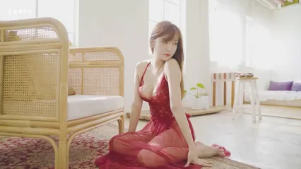 林李智出道前，性感私拍视频被曝光， 丰胸长腿，完美身材一览无遗。-吃瓜