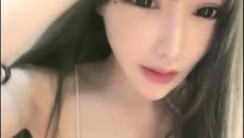 奶油甜心高颜值妹子和炮友直播啪啪啪!声音温柔动听! Cover