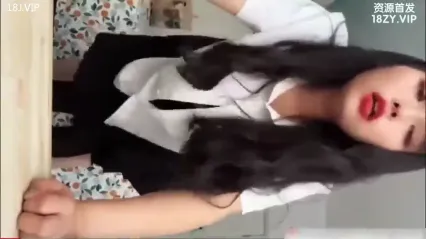 反差眼镜娘狂欢 满是青筋的鸡巴硬插到底 文静妹子被操到失神惨叫
