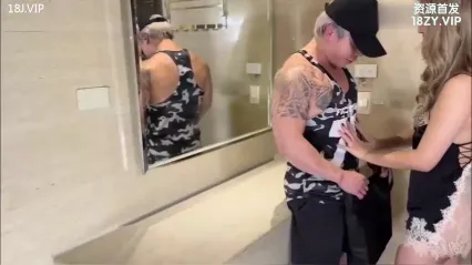 骚气美少妇诱惑上门水电工 筋肉猛男被反客为主硬上 疯狂输出实录