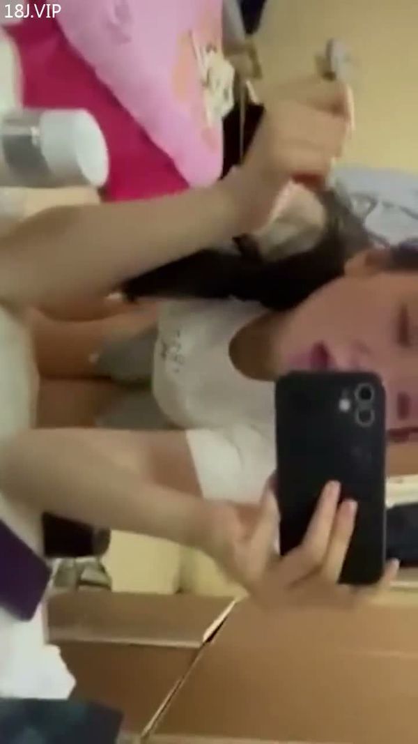 少女每天都要和男友进行射精活动
