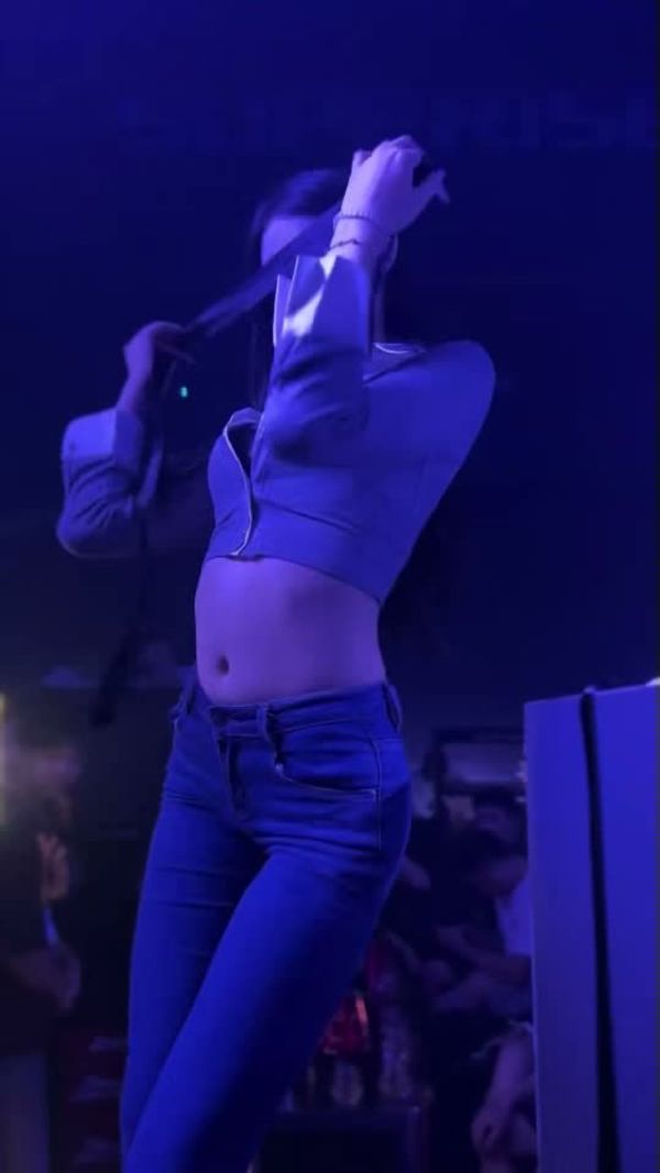 看酒吧靓女骚舞