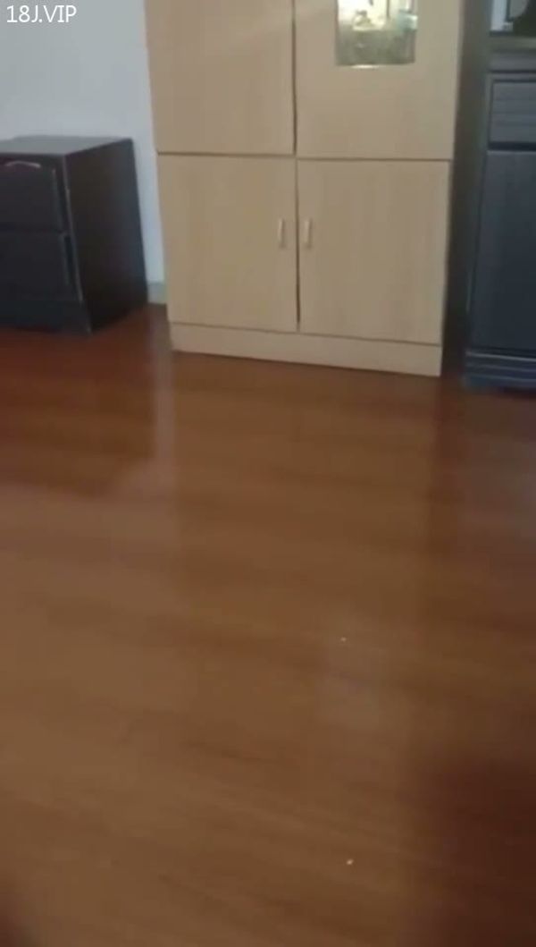 骚妈换上新战袍勾引我