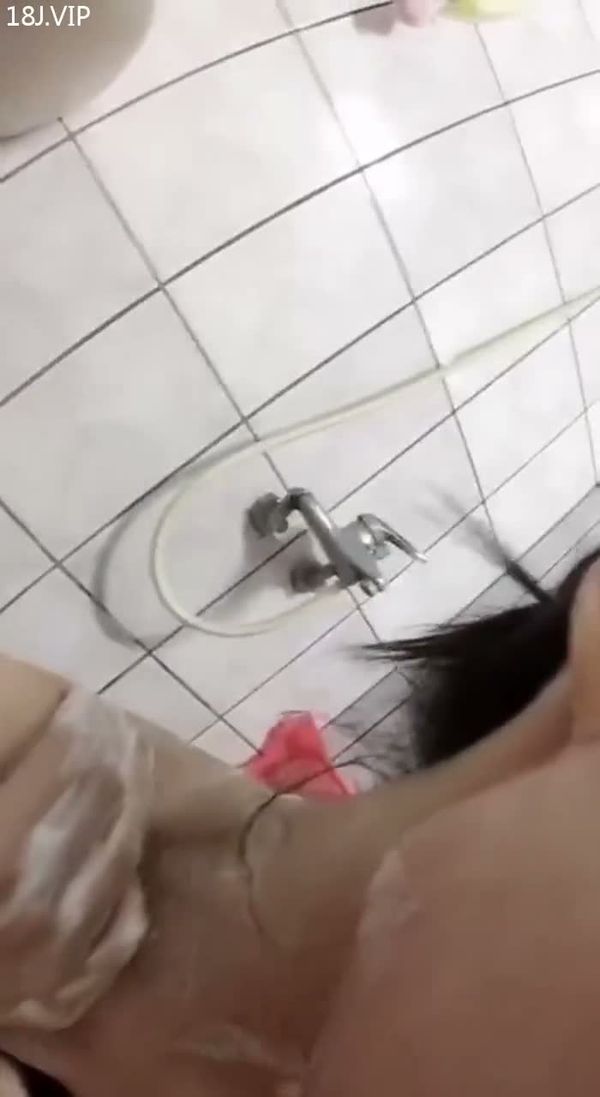 这婊子真他妈的骚啊