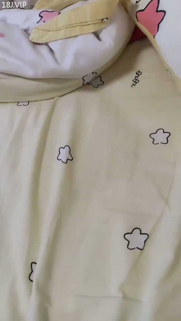 上位扭屁股的妹子
