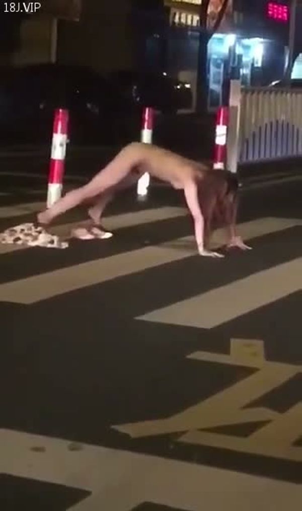 某市路上撞见空干女