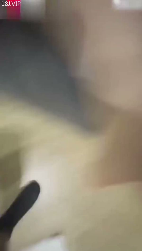 偷偷出来约炮的反差婊