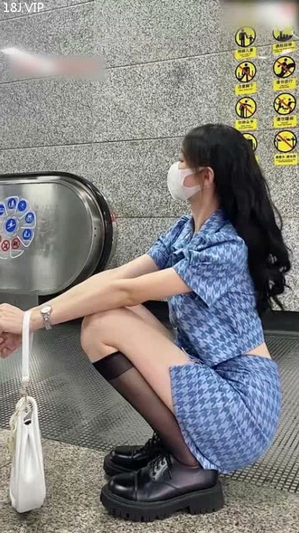 那臀部直流口水